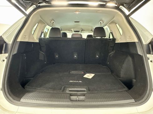 Used 2024 Nissan Rogue SL AWD/4WD image 30