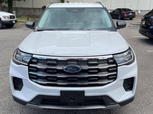 Used 2025 Ford Explorer Active AWD/4WD image 14