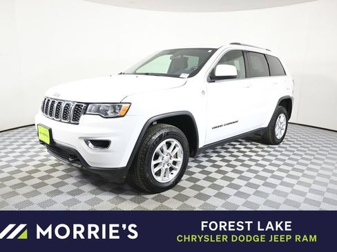 Used 2018 Jeep Grand Cherokee Laredo image 1
