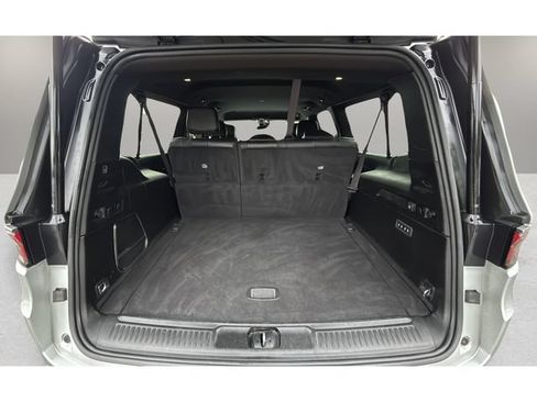 Used 2023 Jeep Wagoneer L Series II AWD/4WD image 31