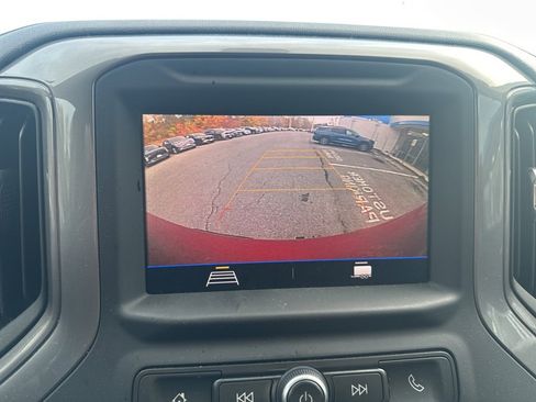 Used 2020 Chevrolet Silverado 1500 Custom w/ Custom Value Package image 17