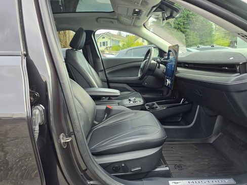 Used 2022 Ford Mustang Mach-E Premium image 11