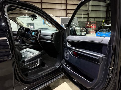 Used 2019 Ford Expedition Platinum RWD image 26