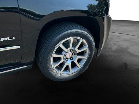 Used 2020 GMC Yukon Denali w/ Open Road Package AWD/4WD image 12