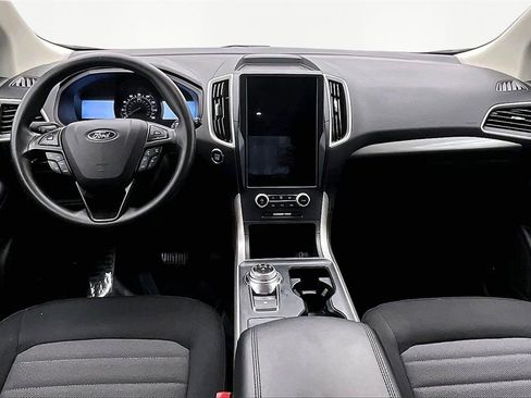 Used 2022 Ford Edge SE w/ Black Appearance Package image 16