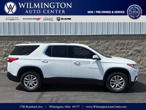 Used 2021 Chevrolet Traverse LT FWD image 1