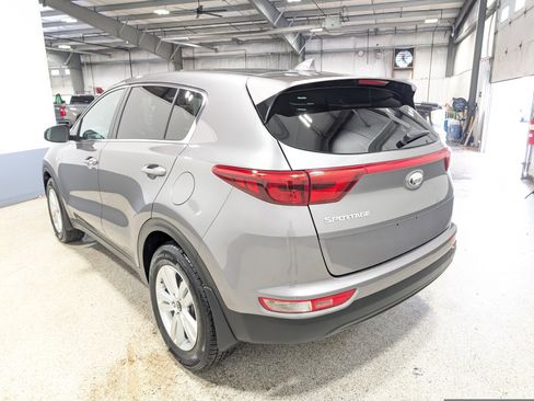 Used 2019 Kia Sportage LX AWD/4WD image 4