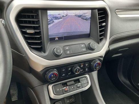 Used 2023 GMC Acadia SLT w/ Preferred Package image 15