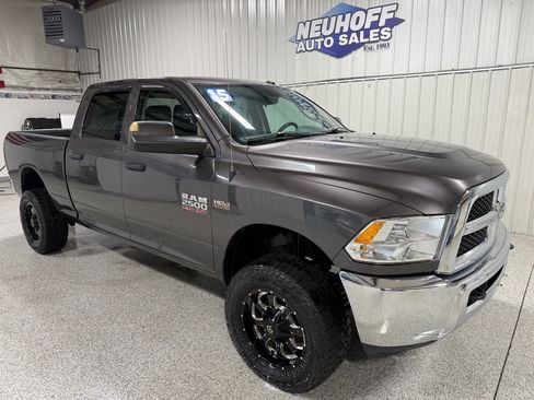 Used 2015 RAM 2500 Tradesman w/ Chrome Appearance Group image 2
