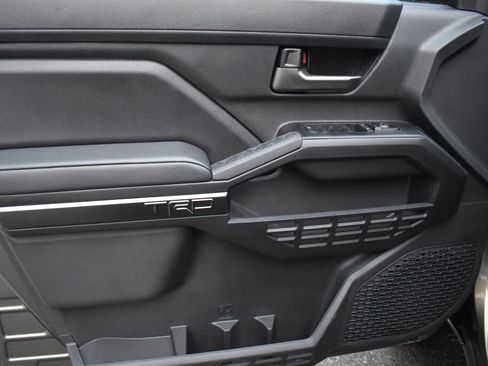 Certified 2025 Toyota Tacoma TRD Off-Road image 17