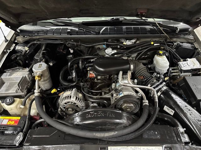 Used 2004 Chevrolet Blazer LS w/ Preferred Equipment Group AWD/4WD image 31