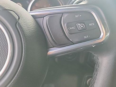 Used 2021 Jeep Wrangler Unlimited Sahara image 27