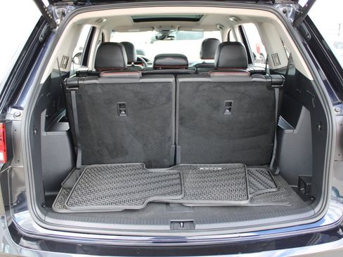 Certified 2024 Volkswagen Atlas Peak Edition SE image 30