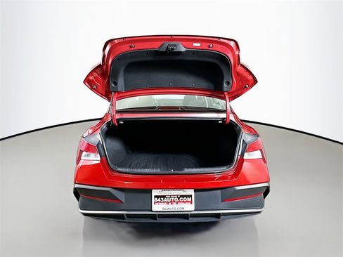 Used 2024 Hyundai Elantra SEL image 34