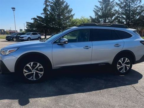 Used 2022 Subaru Outback Limited image 21