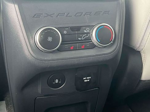 Used 2025 Ford Explorer Platinum w/ Ultimate Package AWD/4WD image 19
