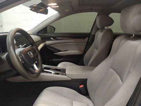 Used 2020 Honda Accord EX image 17