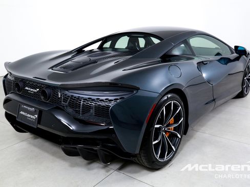 Used 2023 McLaren Artura RWD image 9