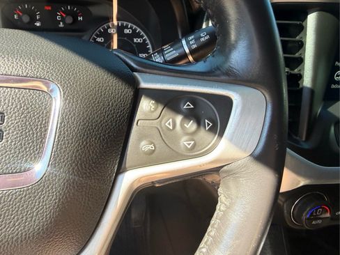 Used 2018 GMC Acadia SLE FWD image 29