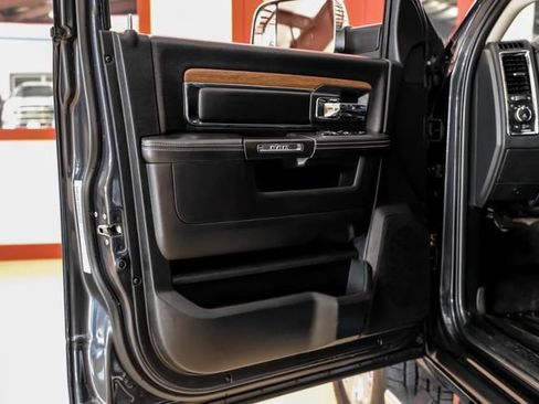 Used 2018 RAM 3500 Laramie w/ Convenience Group AWD/4WD image 43