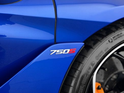 Used 2024 McLaren 750S Spider RWD image 43