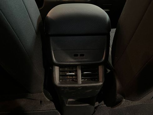 Used 2025 Chevrolet Equinox LT FWD image 23
