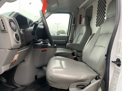 Used 2019 Ford E-350 and Econoline 350 Super Duty RWD image 9