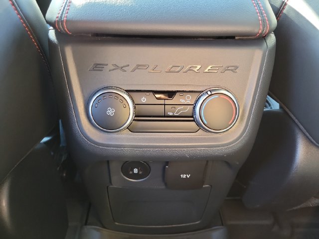 Certified 2025 Ford Explorer ST-Line AWD/4WD image 29
