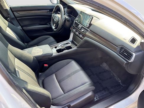 Used 2019 Honda Accord EX image 28