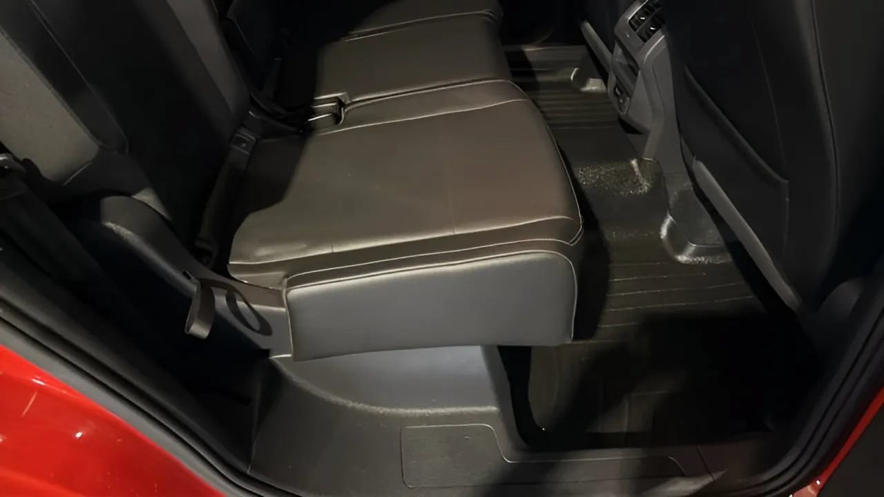 Used 2018 Volkswagen Tiguan SEL FWD image 22