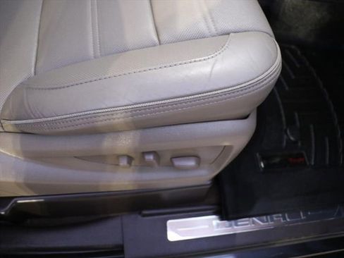 Used 2016 GMC Sierra 2500 Denali w/ Driver Alert Package image 11