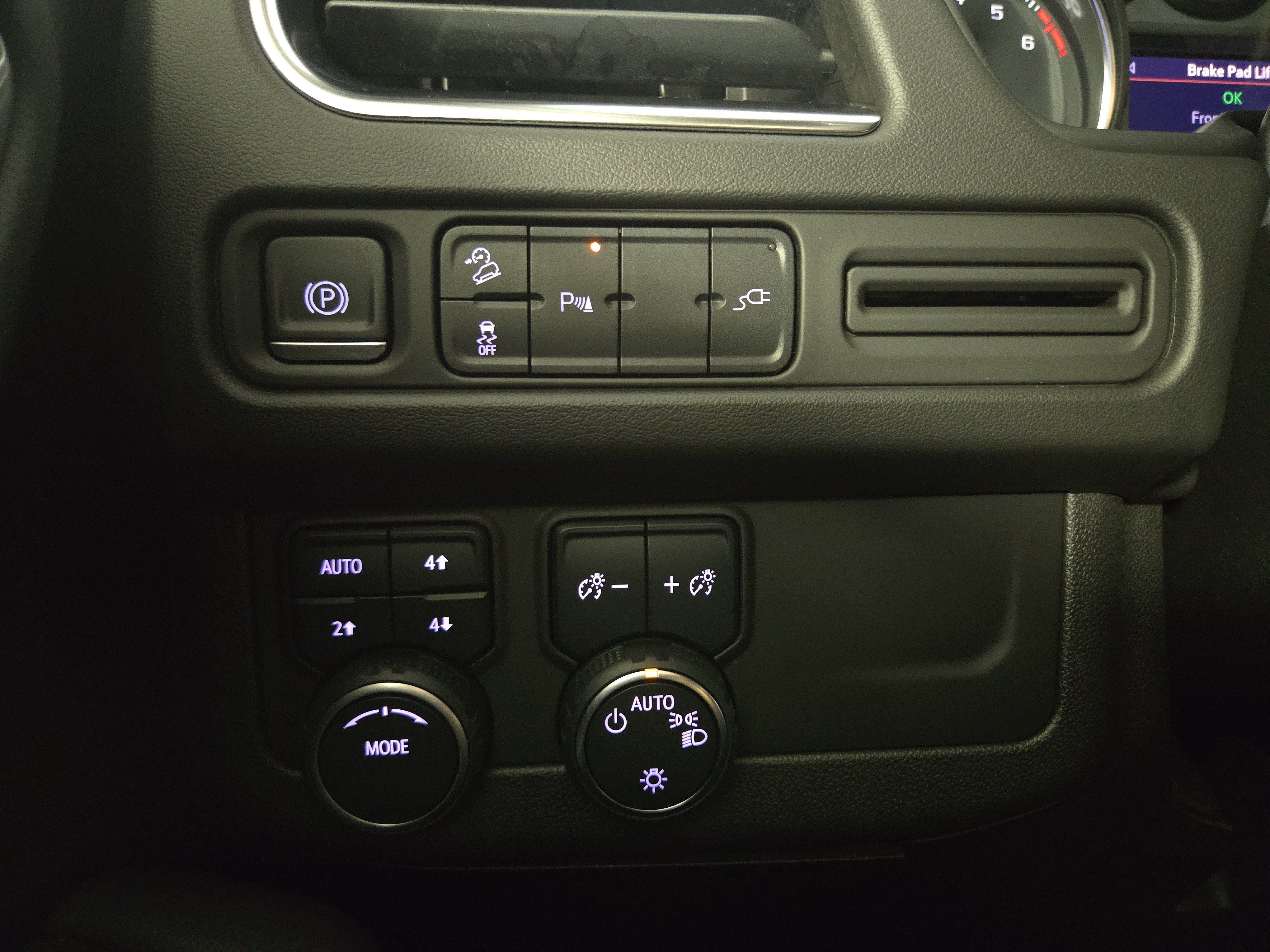 Used 2021 Chevrolet Suburban Z71 w/ Rear Media and Nav Package AWD/4WD image 27