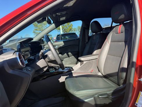 Used 2024 Chevrolet Trax RS image 14