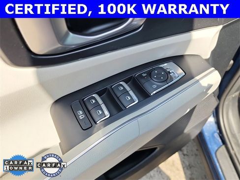 Certified 2025 Kia Sorento S w/ Panoramic Sunroof Package image 11