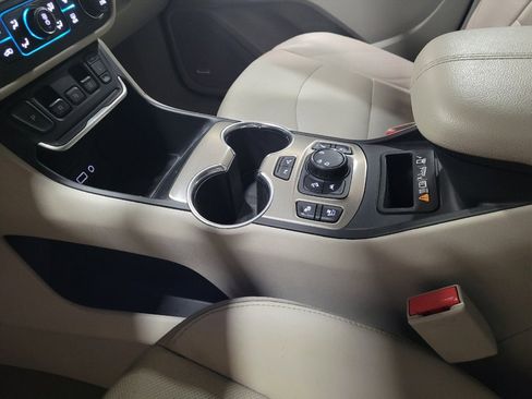 Used 2019 GMC Terrain Denali w/ Advanced Safety Package image 26