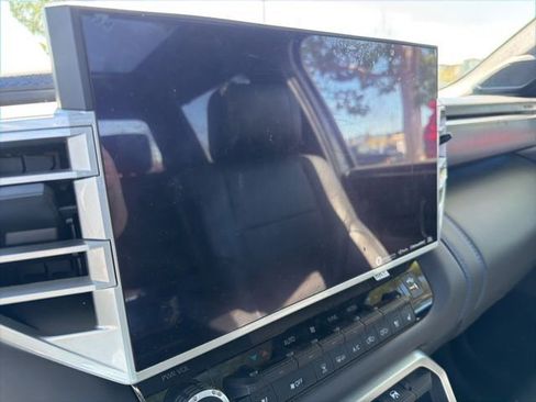 Used 2022 Toyota Tundra Platinum w/ Advanced Package image 19