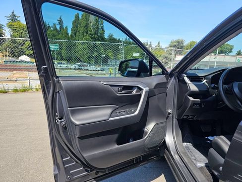 Certified 2025 Toyota RAV4 LE FWD image 18