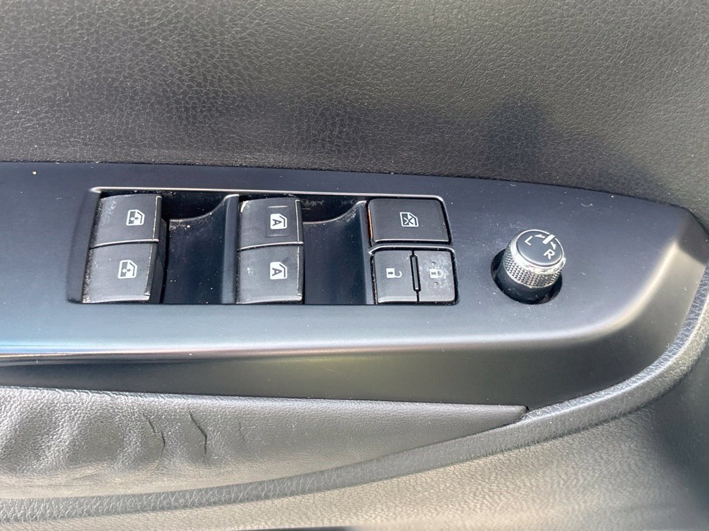 Used 2014 Toyota Highlander XLE FWD image 7