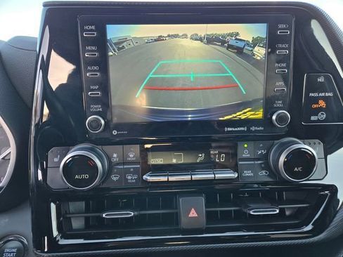 Used 2022 Toyota Highlander XSE AWD/4WD image 14
