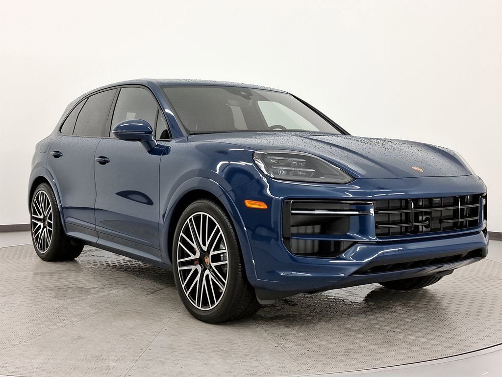 Certified 2025 Porsche Cayenne GTS AWD/4WD image 7