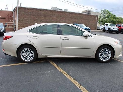 Used 2013 Lexus ES 350 w/ Luxury Pkg FWD image 5