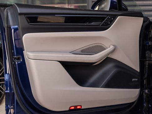 New 2025 Porsche Macan Electric RWD image 20