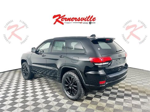 Used 2020 Jeep Grand Cherokee Altitude image 5