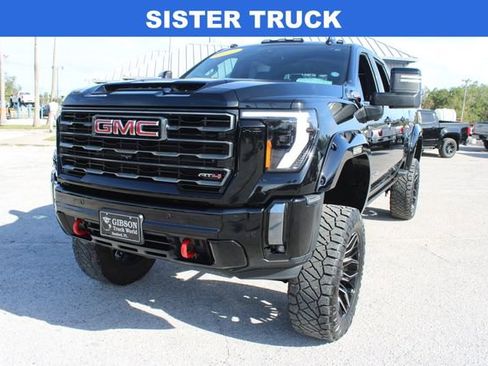Used 2025 GMC Sierra 2500 AT4 w/ AT4 Premium Plus Package image 3