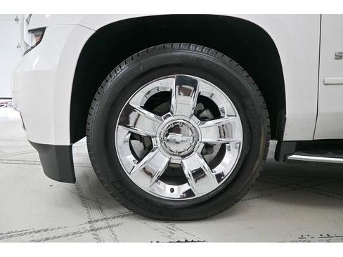 Used 2019 Chevrolet Suburban Premier image 23