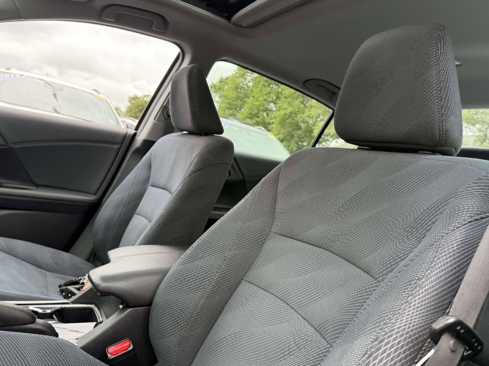 Used 2016 Honda Accord EX image 7