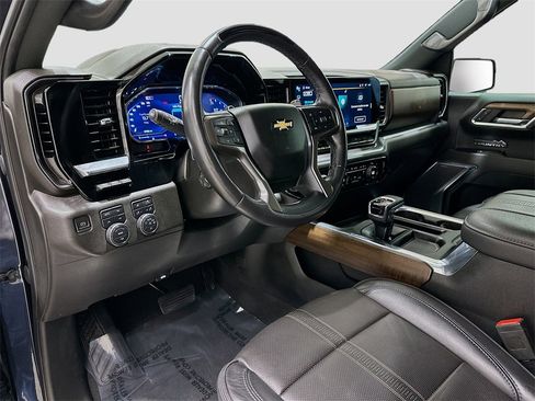 Used 2024 Chevrolet Silverado 1500 High Country w/ Technology Package image 9