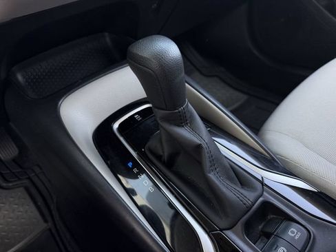 Used 2020 Toyota Corolla LE FWD image 20