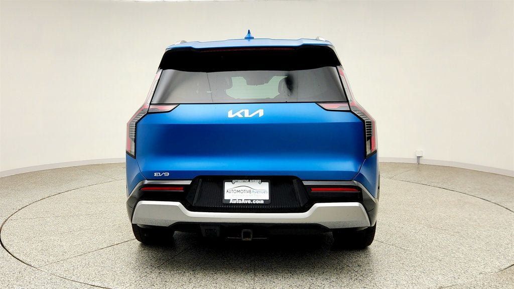 Used 2024 Kia EV9 Land AWD/4WD image 6