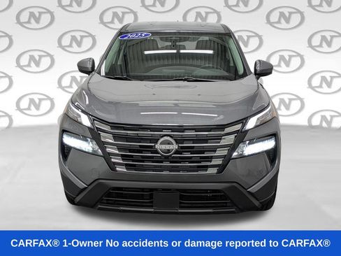 Used 2025 Nissan Rogue SV AWD/4WD image 29